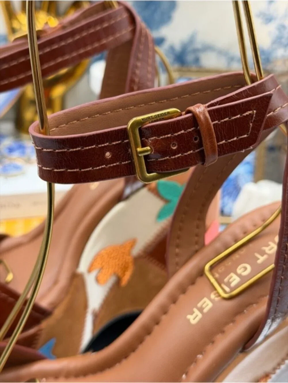🆕 KURT GEIGER LONDON 🧿 NWOB Patchwork Platform Wedge Heel, Brown - Sz 37 US 7